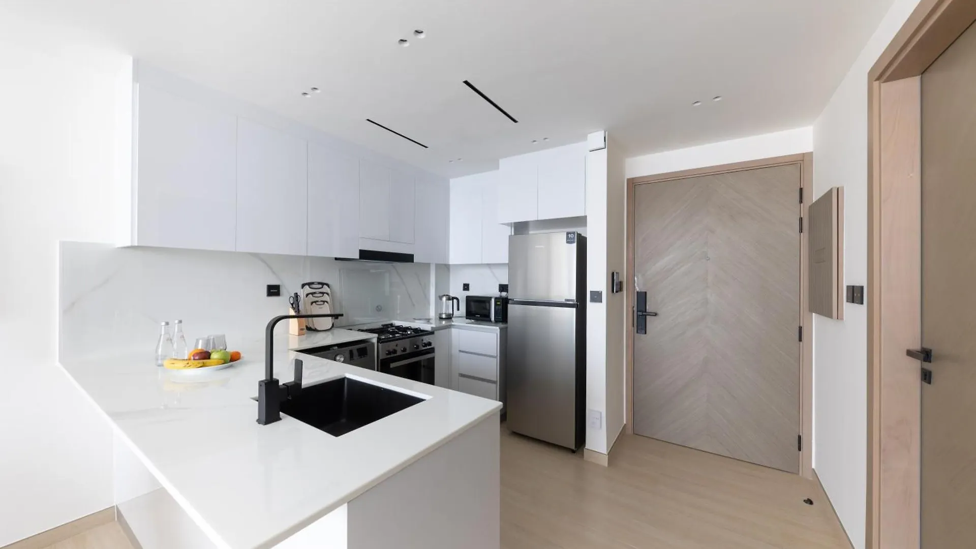 Bright 1Br With Balcony In Binghatti Corner Dubai